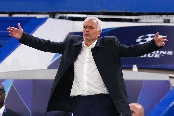 信悦网配资 0-3不敌纽卡! 多家葡媒聚焦穆里尼奥: 用人不佳, “砌的墙倒了”